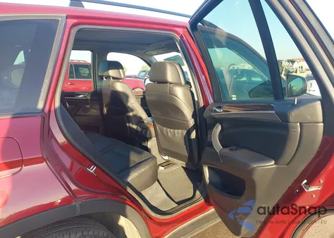 2012 BMW X5 xDrive35D z USA, uszkodzony, nr VIN 5UXZW0C54CL663456